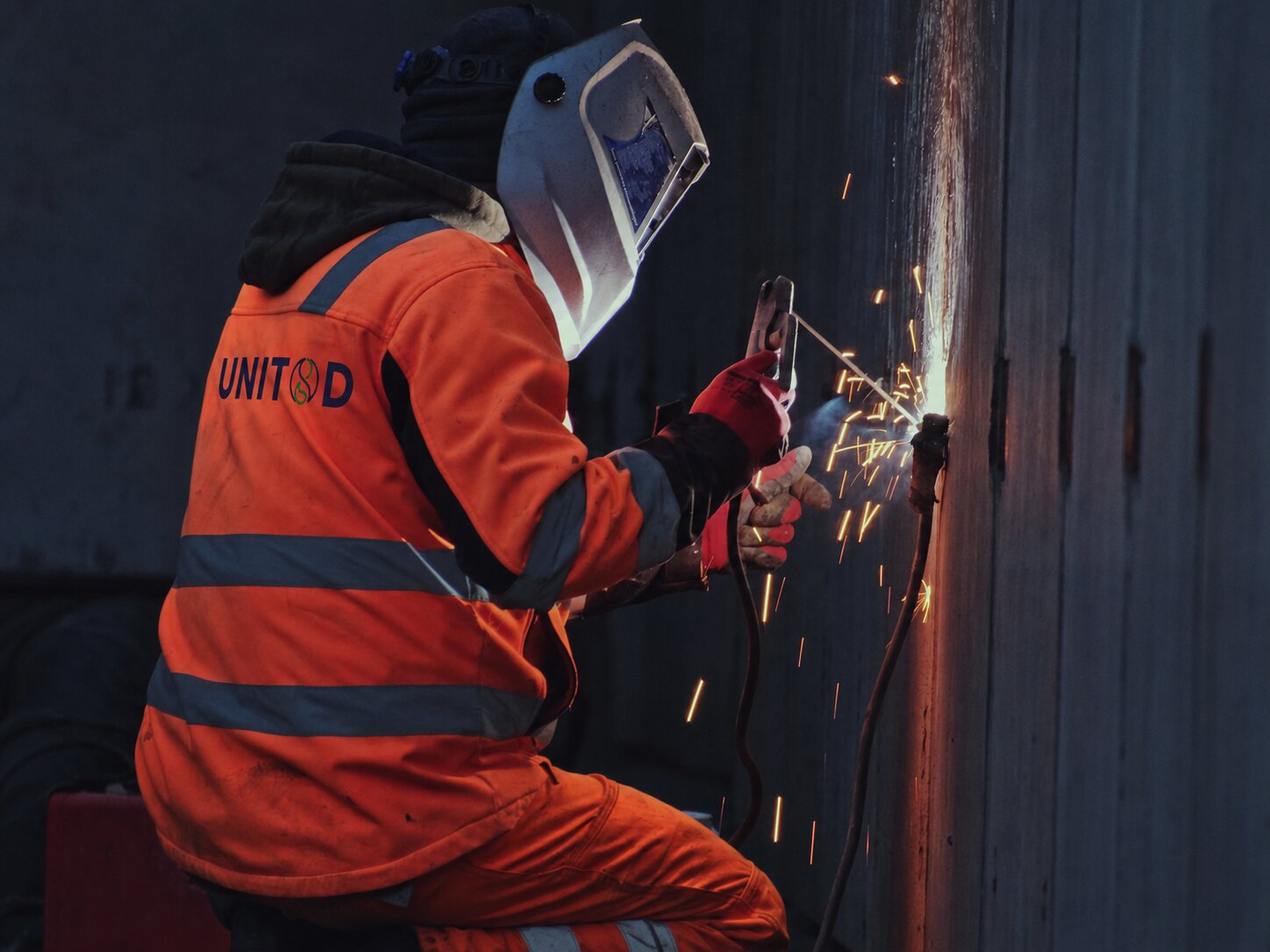 UNIT8D operative welding steelwork